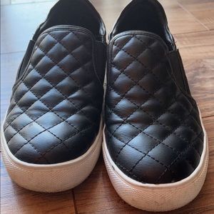 Steve Madden slip on